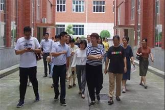 中國人民大學(xué)茶道哲學(xué)研究所湖南茶文化考察團(tuán)一行赴集團(tuán)白沙溪茶廠、益陽茶廠、君山茶業(yè)考察調(diào)研